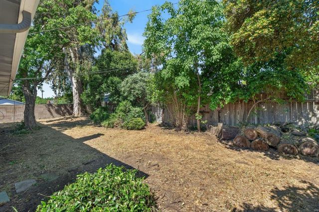 1109 W Churchill St, Stockton, CA 95207