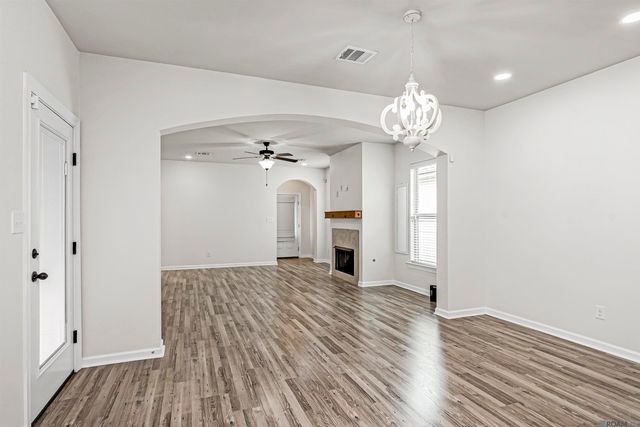 1423 Catahoula Dr, Baton Rouge, LA 70820