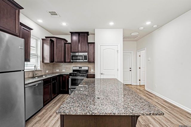 1423 Catahoula Dr, Baton Rouge, LA 70820