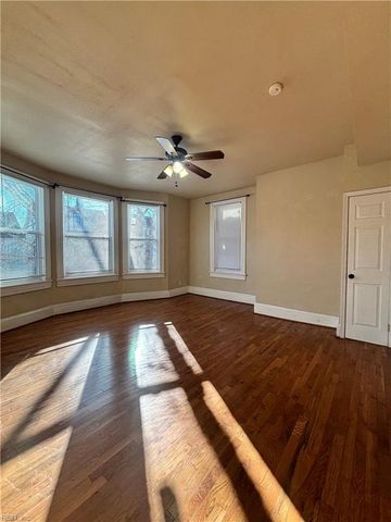 422 London St Apt 3, Portsmouth, VA 23704