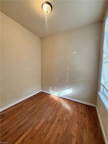 422 London St Apt 3, Portsmouth, VA 23704