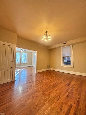 422 London St Apt 3, Portsmouth, VA 23704