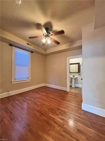 422 London St Apt 3, Portsmouth, VA 23704