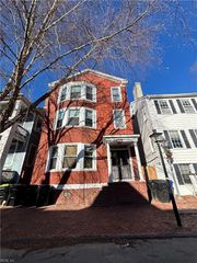 422 London St Apt 3, Portsmouth, VA 23704