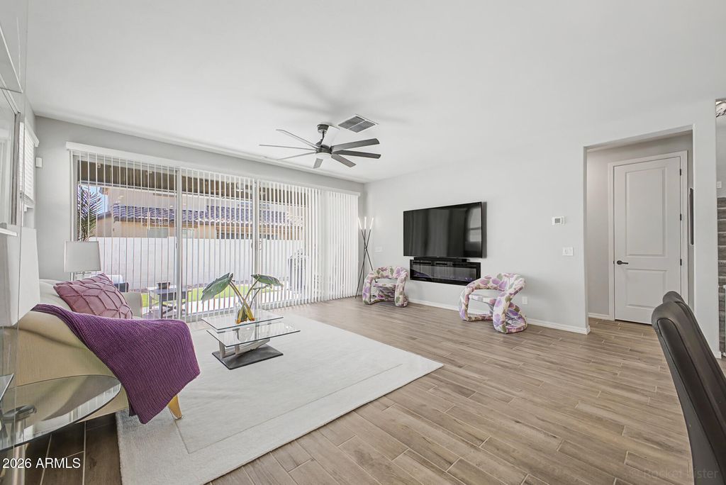 Image 13 of property listing at 16257 W AVENIDA DEL SOL -- W, Surprise, AZ 85387