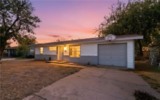 1433 Madrid Dr, Corpus Christi, TX 78416