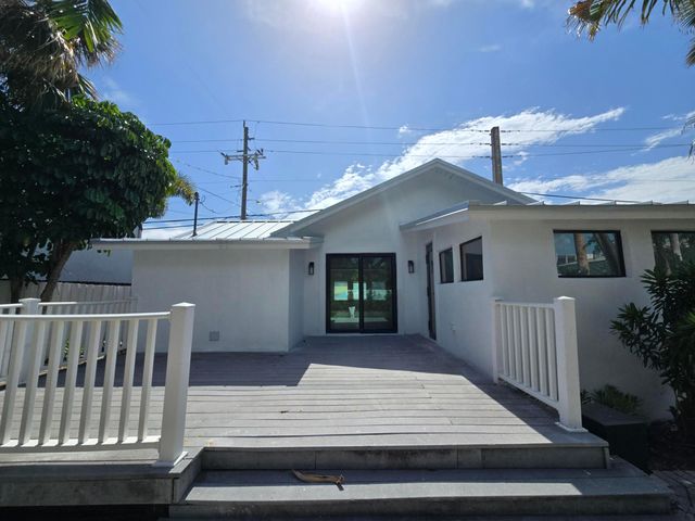 3809 S Olive Avenue, West Palm Beach, FL 33405