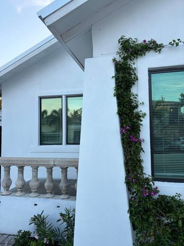 3809 S Olive Avenue, West Palm Beach, FL 33405
