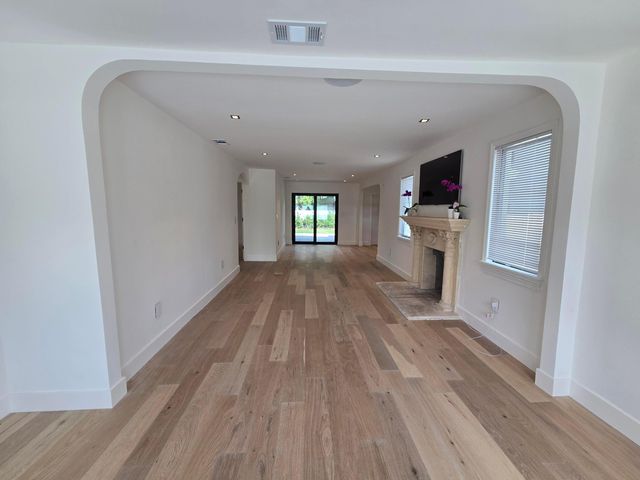 3809 S Olive Avenue, West Palm Beach, FL 33405