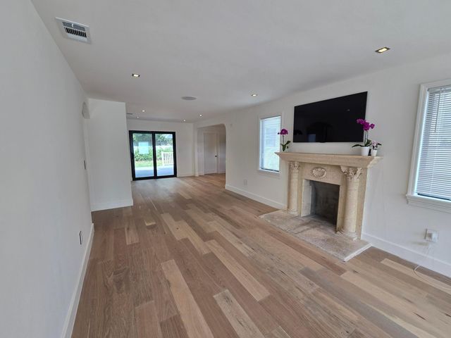 3809 S Olive Avenue, West Palm Beach, FL 33405