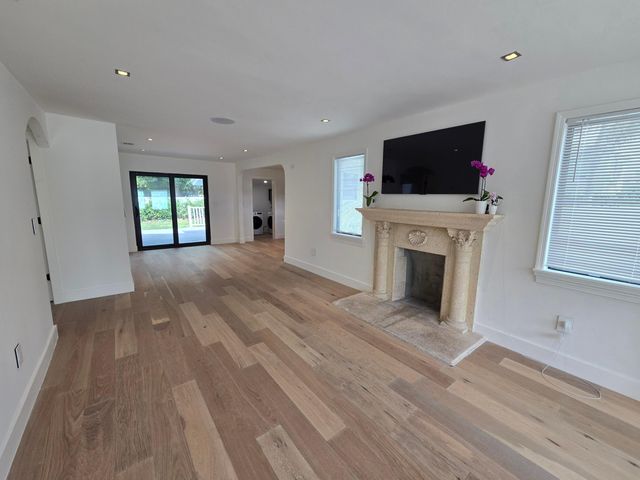 3809 S Olive Avenue, West Palm Beach, FL 33405