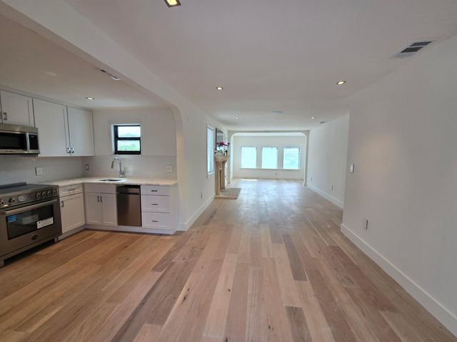 3809 S Olive Avenue, West Palm Beach, FL 33405