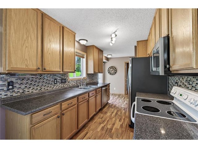 843 Summer Pines Circle, Hudson, WI 54016