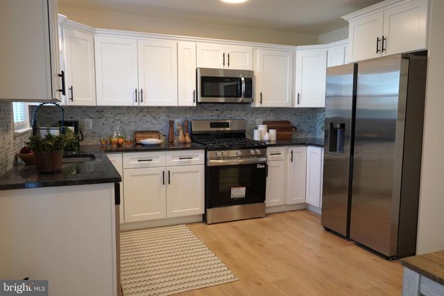 63 MECRAY LN, Maple Shade, NJ 08052