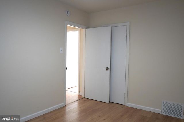 63 MECRAY LN, Maple Shade, NJ 08052