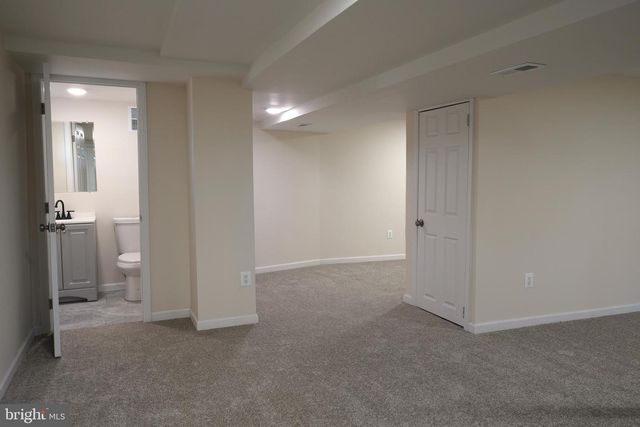 63 MECRAY LN, Maple Shade, NJ 08052