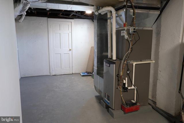 63 MECRAY LN, Maple Shade, NJ 08052