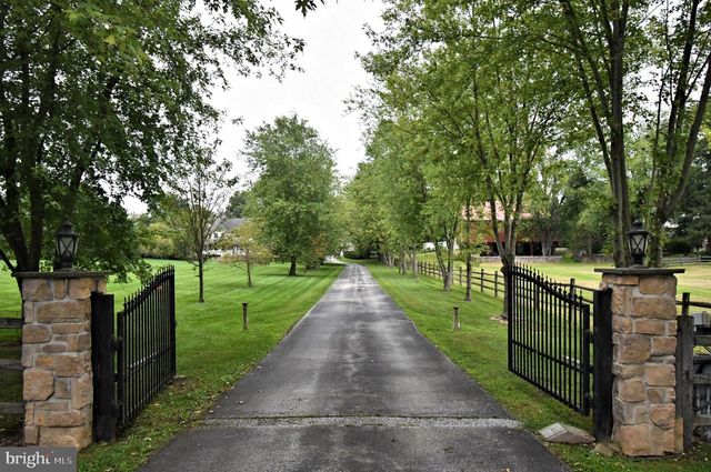2 TRABER LN, Spring City, PA 19475
