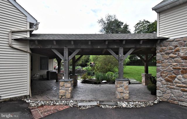 2 TRABER LN, Spring City, PA 19475