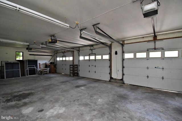 2 TRABER LN, Spring City, PA 19475