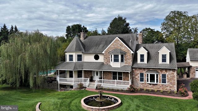 2 TRABER LN, Spring City, PA 19475