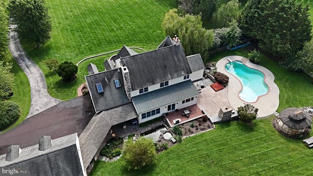2 TRABER LN, Spring City, PA 19475