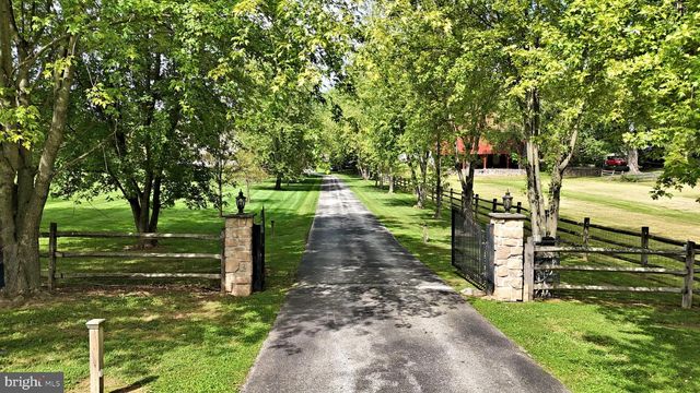 2 TRABER LN, Spring City, PA 19475