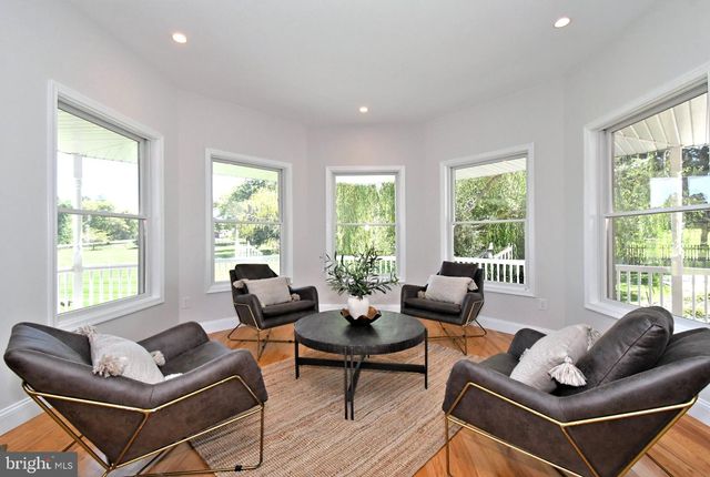 2 TRABER LN, Spring City, PA 19475
