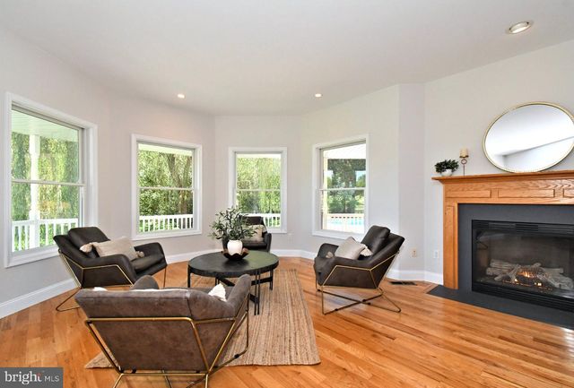2 TRABER LN, Spring City, PA 19475