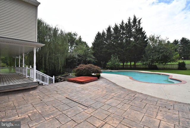 2 TRABER LN, Spring City, PA 19475