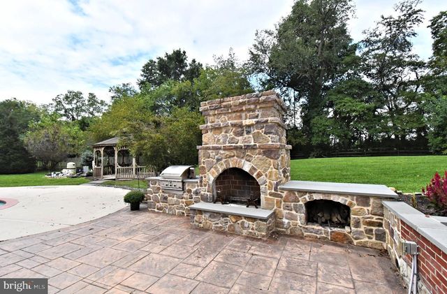 2 TRABER LN, Spring City, PA 19475