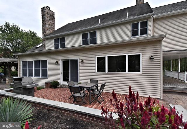 2 TRABER LN, Spring City, PA 19475
