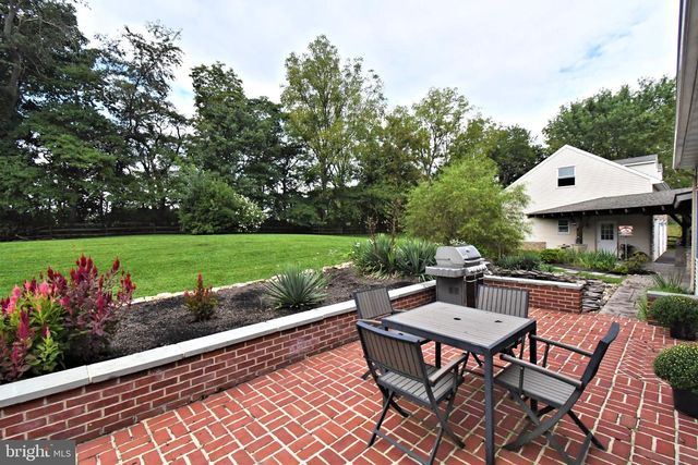 2 TRABER LN, Spring City, PA 19475