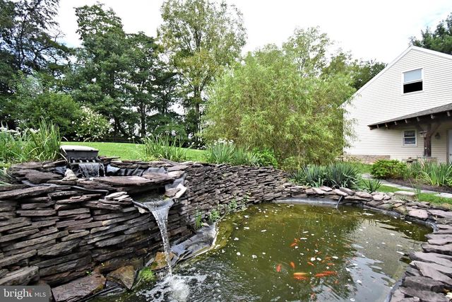 2 TRABER LN, Spring City, PA 19475