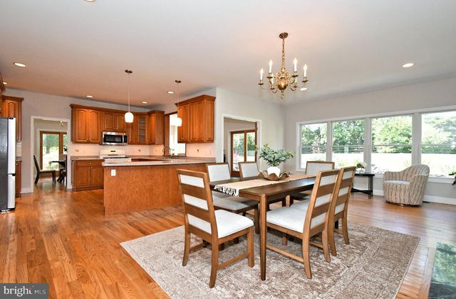 2 TRABER LN, Spring City, PA 19475