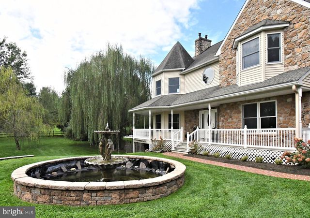 2 TRABER LN, Spring City, PA 19475