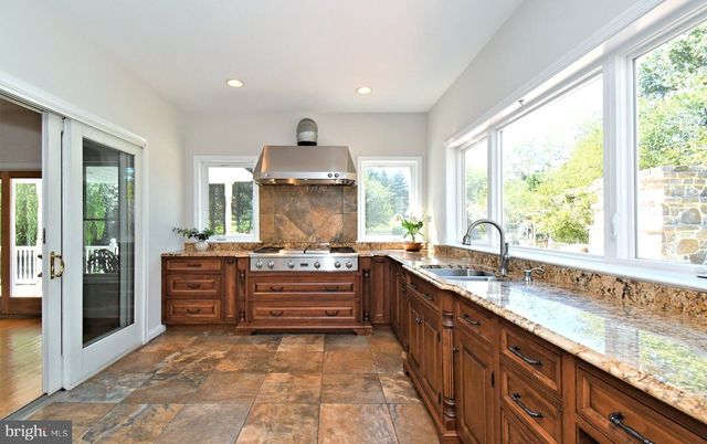 2 TRABER LN, Spring City, PA 19475