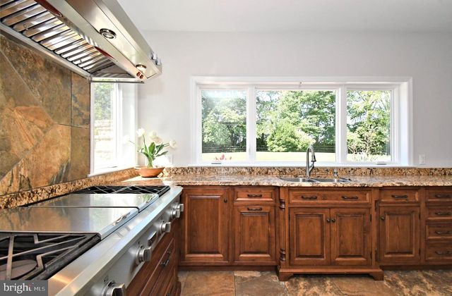 2 TRABER LN, Spring City, PA 19475