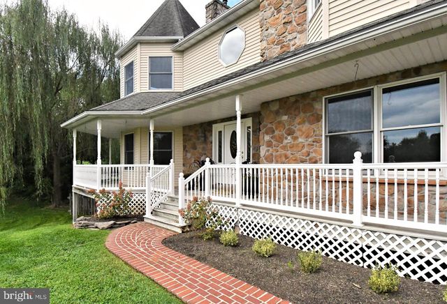 2 TRABER LN, Spring City, PA 19475