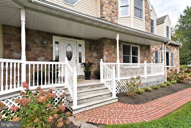 2 TRABER LN, Spring City, PA 19475
