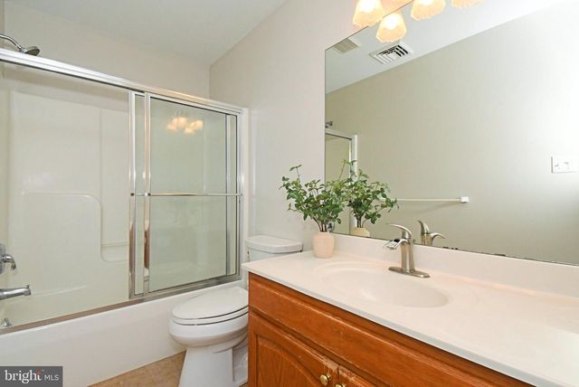 2 TRABER LN, Spring City, PA 19475