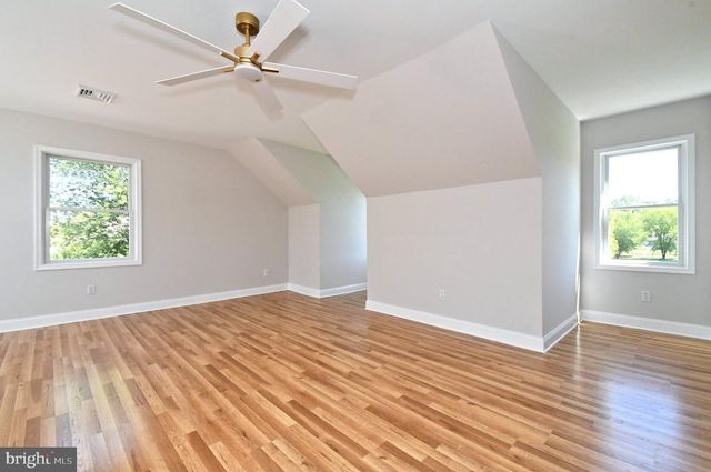 2 TRABER LN, Spring City, PA 19475