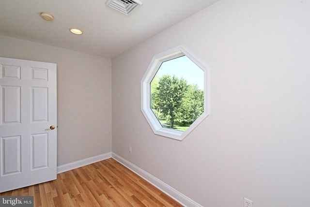 2 TRABER LN, Spring City, PA 19475