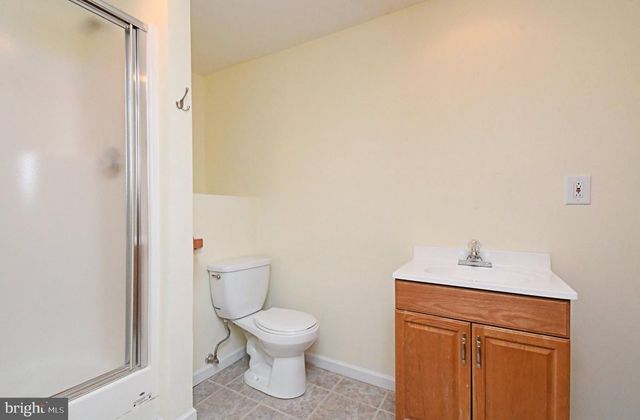 2 TRABER LN, Spring City, PA 19475