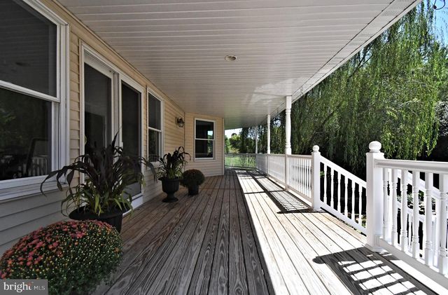 2 TRABER LN, Spring City, PA 19475
