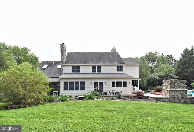 2 TRABER LN, Spring City, PA 19475