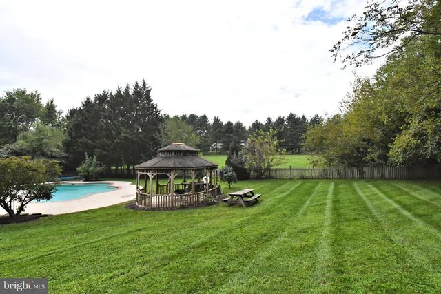 2 TRABER LN, Spring City, PA 19475