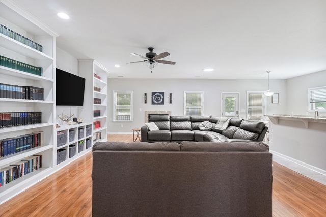 112 Pottery Landing Dr., Conway, SC 29527
