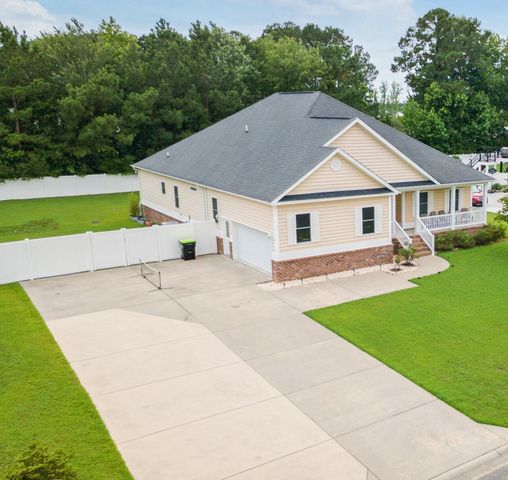 112 Pottery Landing Dr., Conway, SC 29527