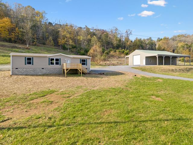 825 Gaulden Hollow Rd, Lafayette, TN 37083